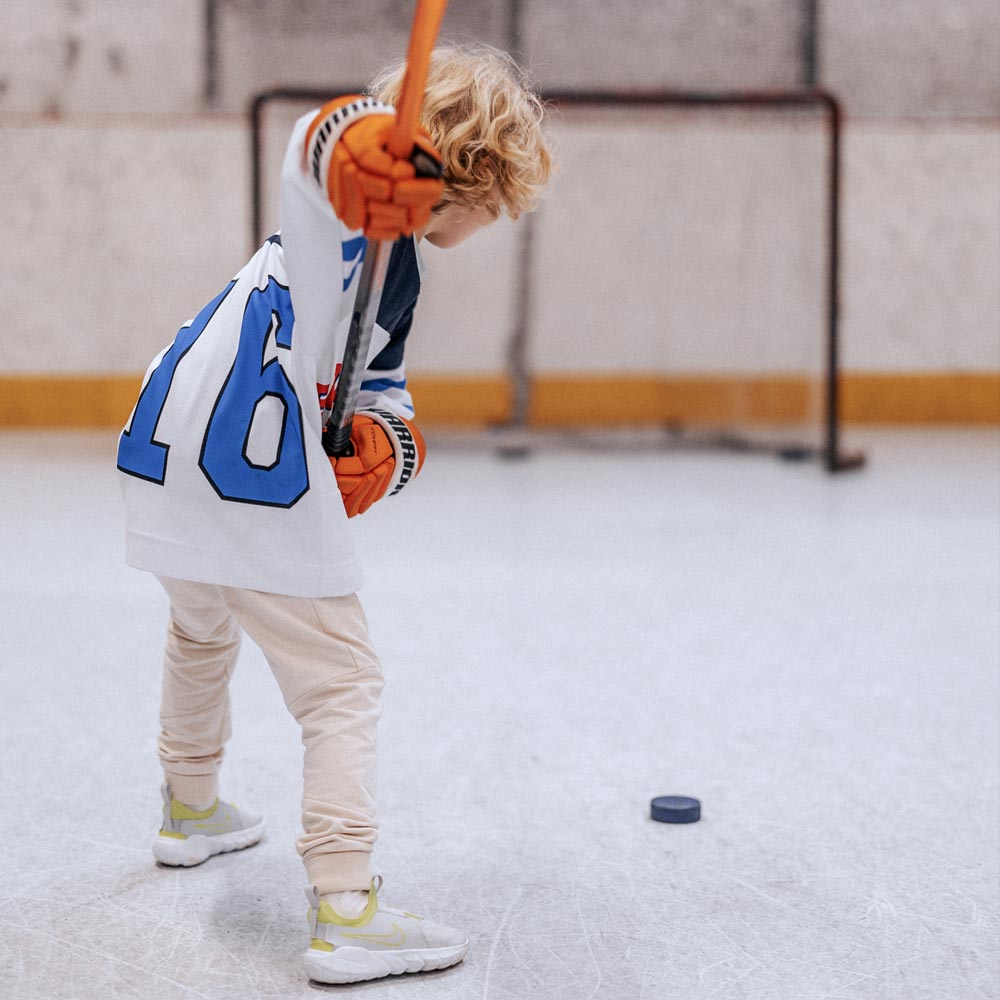 Lastenjuhlat Hockey Basessa
