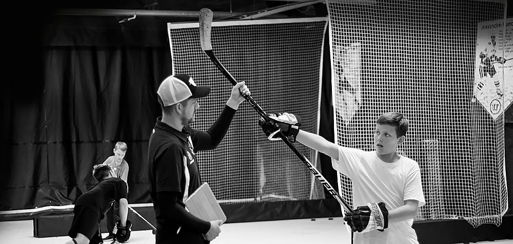 Hockey Base laukaisuvalmennus käynnissä.