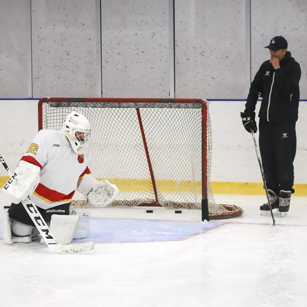 Harrastemaalivahdin treenipäivä Hockey Basessa syyskuussa 2021